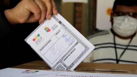 Conteo rápido en elecciones en Bolivia