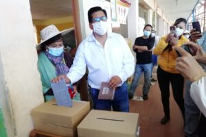 Candidato a la Alcaldía de Oruro, Alberto Paz Virgue