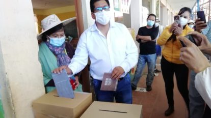 Candidato a la Alcaldía de Oruro, Alberto Paz Virgue