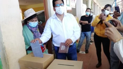 Candidato a la Alcaldía de Oruro, Alberto Paz Virgue