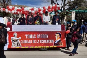 Colegios rinden homenaje a la Revolución del 6 de Octubre de 1810