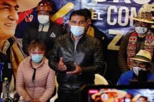 Jhonny Vedia Gobernación Oruro en conferencia de prensa