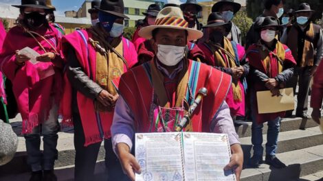 Cierre de válvulas de agua potable por Conamaq