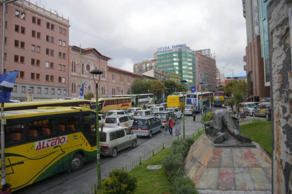 Transportistas en La Paz piden la renuncia del viceministro Saúl Herbas