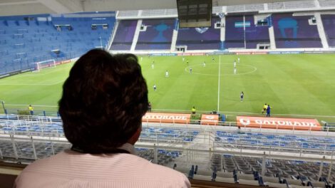 Evo Morales en Argentina durante el partido entre el Club Deportivo Trópico y Boca Juniors