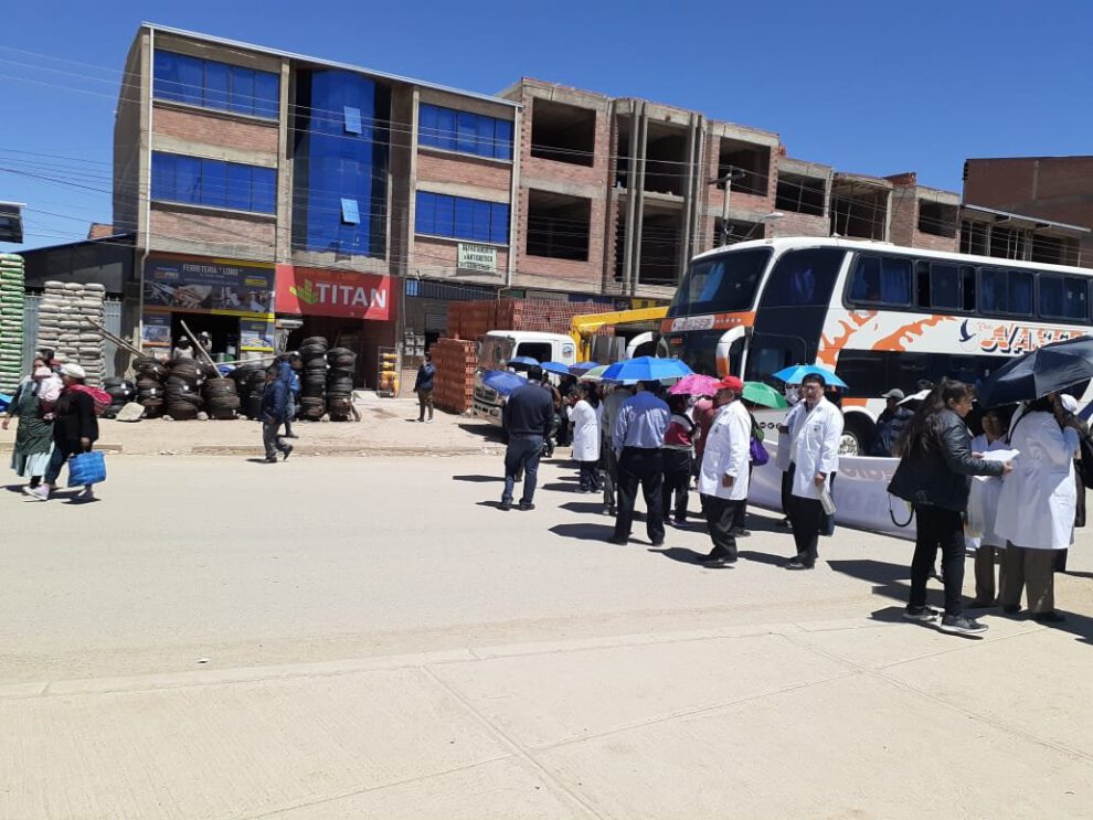 Bloqueo de mandiles blancos en Oruro