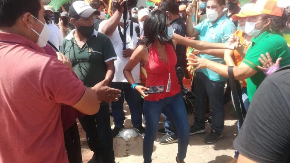 Agresión a periodista Jeruslava Ojeda mientras realizaba su labor periodística