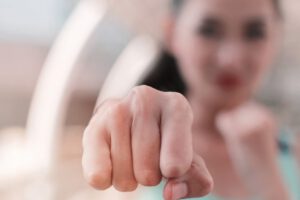 Talleres de defensa personal y ayuda psicológica en Oruro