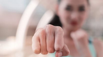 Talleres de defensa personal y ayuda psicológica en Oruro
