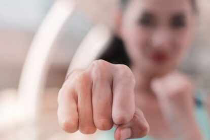 Talleres de defensa personal y ayuda psicológica en Oruro