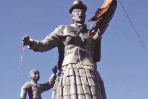 El Alto plasma su historia en 130 monumentos