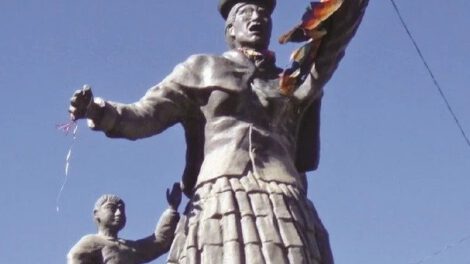 El Alto plasma su historia en 130 monumentos