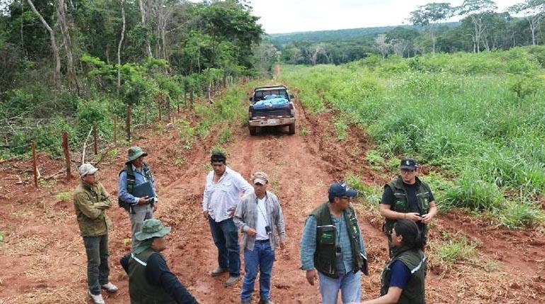 Dotación de tierras fiscales por el INRA en Santa Cruz