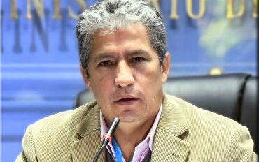 Ministro de Defensa Edmundo Novillo informa sobre limpieza de huellas en operativos