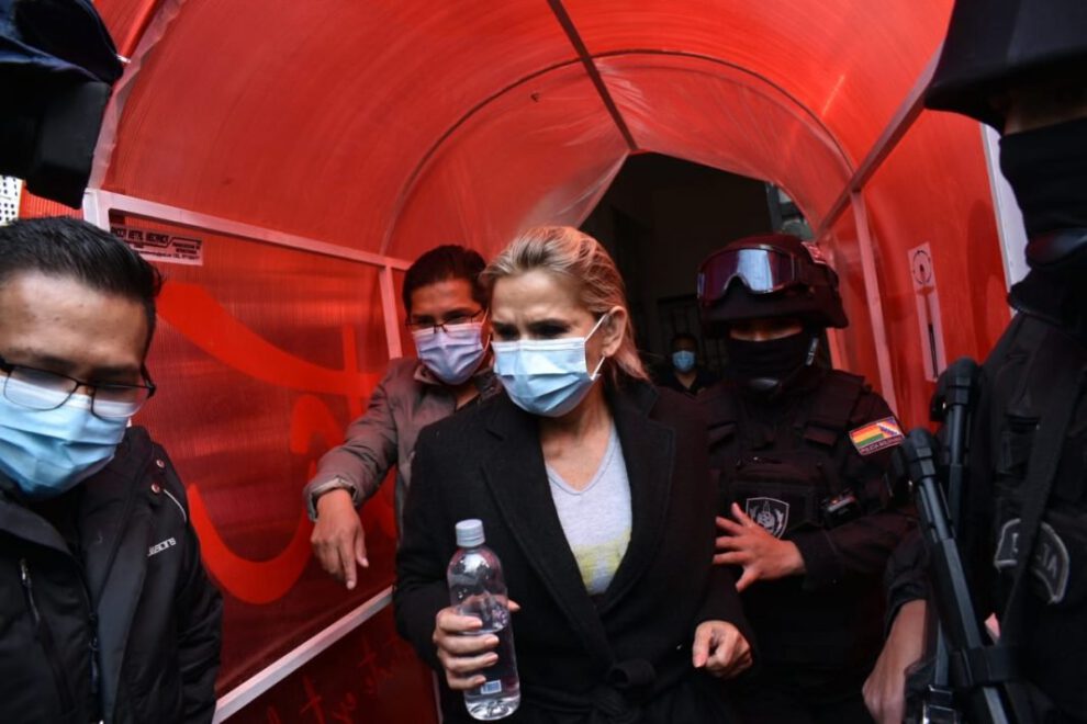 Aprehensión de exautoridades en Bolivia