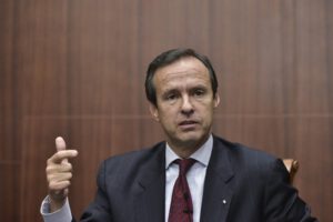 Jorge Quiroga advierte sobre la criminalización de la sucesión constitucional
