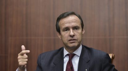 Jorge Quiroga advierte sobre la criminalización de la sucesión constitucional