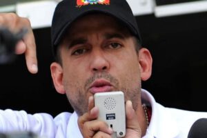 Luis Fernando Camacho en conferencia sobre la arremetida violenta contra exautoridades
