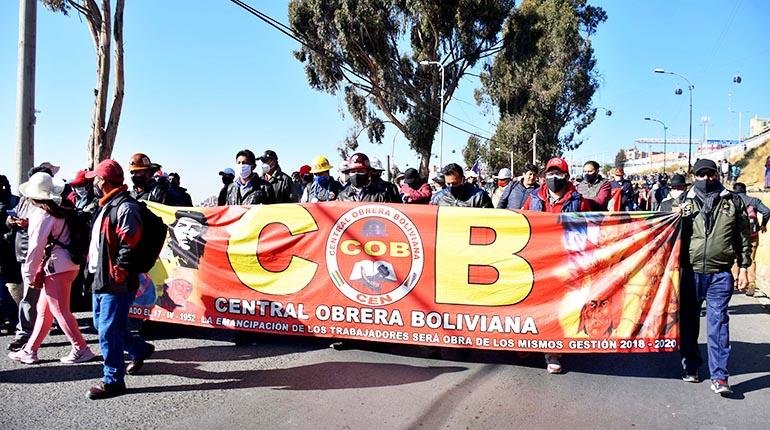 Aumento salarial COB en medio de crisis política