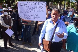 Estado de emergencia policías por abuso de poder del gobierno
