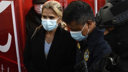 Expresidente Añez presenta cuadro de hipertensión