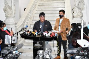 Camacho comete un delito al dar refugio a procesados por los hechos de 2019