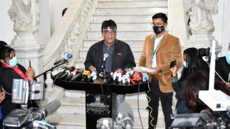 Camacho comete un delito al dar refugio a procesados por los hechos de 2019