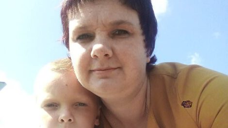 Niño muere quemado por su madre
