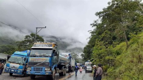 Enfrentamientos entre transportistas y cocaleros en Yolosita