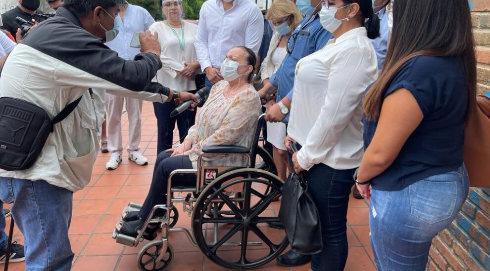 Eidy Roca se refugia en el Comité Cívico Pro Santa Cruz