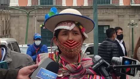 Lidia Patty brinda declaraciones sobre agresiones racistas