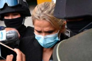 Denuncia internacional en defensa de Añez