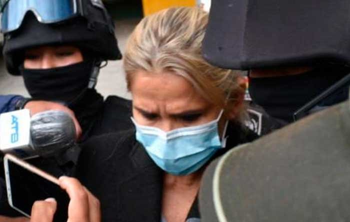 Denuncia internacional en defensa de Añez