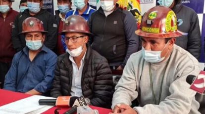 Mineros sin empleo en Cochabamba