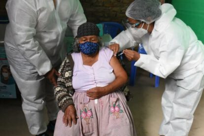 Vacunación Covid-19 Cochabamba a mayores de 60 años