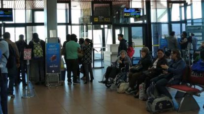 Vuelo de BoA regresa al aeropuerto internacional Jorge Wilstermann