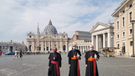 Recorte de salarios en la Santa Sede por el Papa Francisco