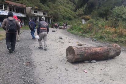 Bloqueo de los Yungas afecta a transportistas de La Paz