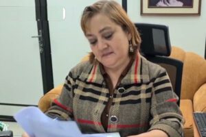 La jueza Ximena Mendizábal apoyada por magistrados de Chuquisaca