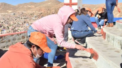 Banco Ecofuturo y EMAO realizan limpieza en el ingreso al Corazón de Jesús