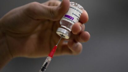 Eficacia de la vacuna AstraZeneca baja de un 79% a un 76% contra el Covid-19