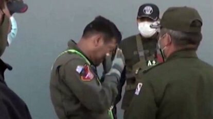 Pilotos de la aeronave en Sacaba