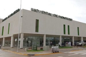 Hospital Oscar Urenda cerrado por refacciones