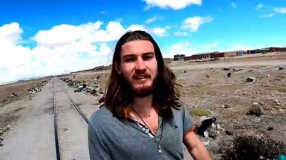 Lago Uru Uru y la cruzada de Alexis Dessard contra la basura