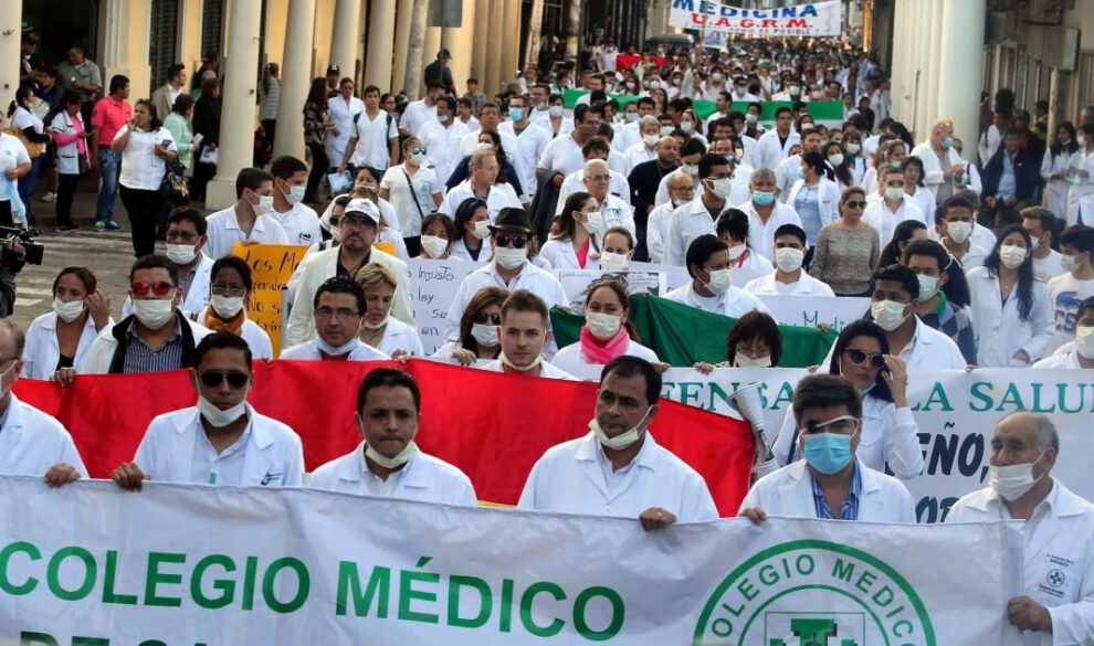 Paro nacional del sector salud en demanda de la abrogación de la Ley de Emergencia Sanitaria