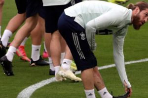 Sergio Ramos expresa frustración por no poder jugar con el Real Madrid debido a su lesión