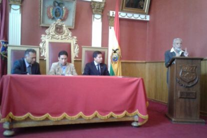 Acto central por los 19 años del Colegio de Comunicadores de Oruro