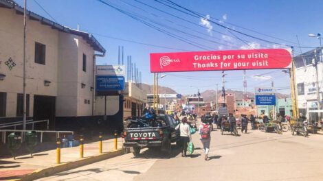 Frontera entre Bolivia y Perú desierta por restricciones sanitarias