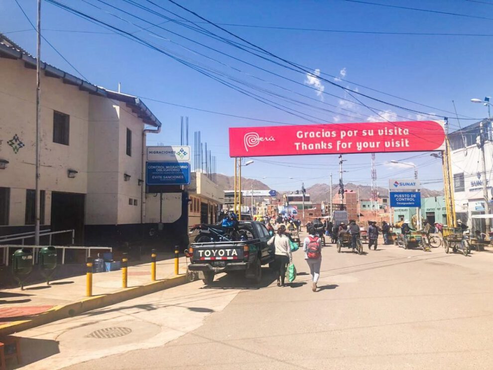 Frontera entre Bolivia y Perú desierta por restricciones sanitarias