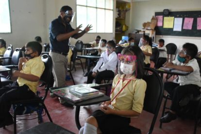 Colegios fiscales Cochabamba volverán a clases semipresenciales
